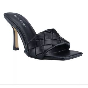 MARC FISHER BLACK DARASA HEEL SIZE 9.5